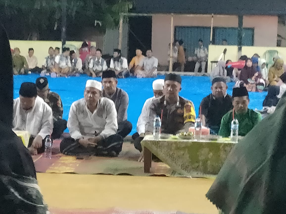 Bhabinkamtibmas Polsek Pelepat Hadiri Do’a bersama dan Pengajian dalam menyambut HUT RI ke 79 di Desa Mulia bhakti