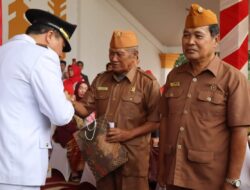 H Mukti Berterimakasih kepada Para Veteran Merangin Pada Upacara Peringatan Detik-detik Proklamasi Kemerdekaan ke-79 RI