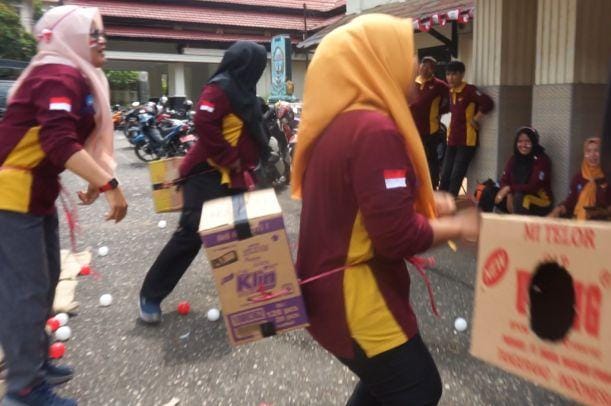 Heboh, Hujan Bola dari Pinggul di Diskominfo Pemda Merangin Ada Pegawai Nyaris Terbang Dibawa Balon