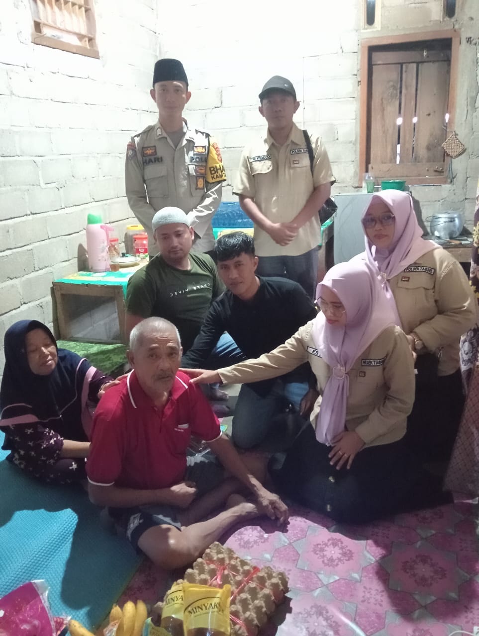 Yayasan Jum’at Berkah Polsek Tabir Selatan Sambangi Warga di Wilayah Hukum nya