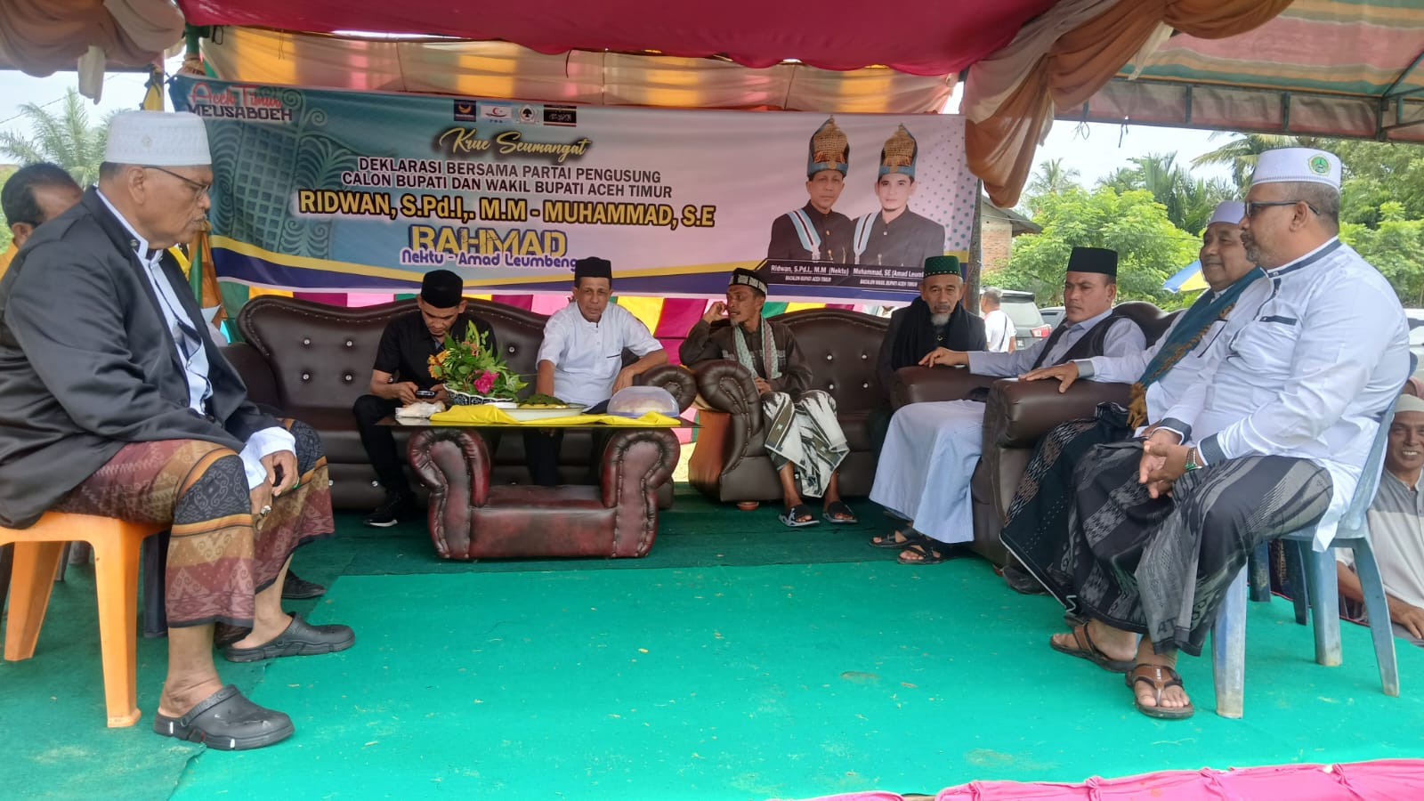 Ribuan Masyarakat Aceh Timur ikut dampingi Nektu Daftar Bacalon Bupati ke KIP