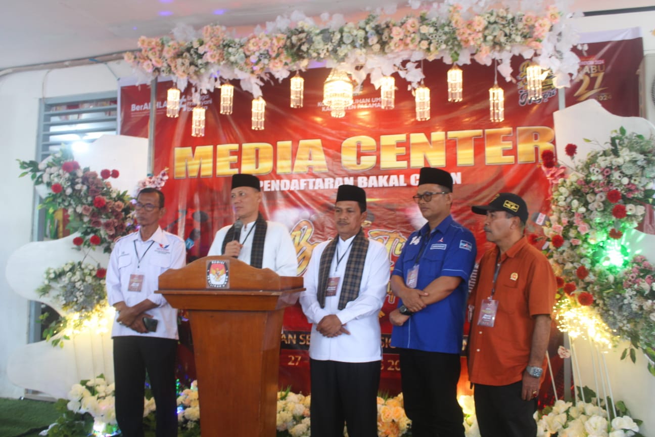 Hari Pertama, Pasangangan Sasuai Mendaftar Ke KPU Pasaman