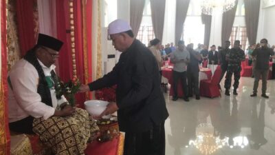 Pemkab Aceh Timur Peusijuek dan Temu Ramah Bersama Pj Gubernur Aceh