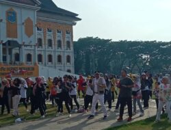 PJ. Bupati Merangin Jadi Bintang pada Senam Massal Sehat Merdeka Pemkab Merangin