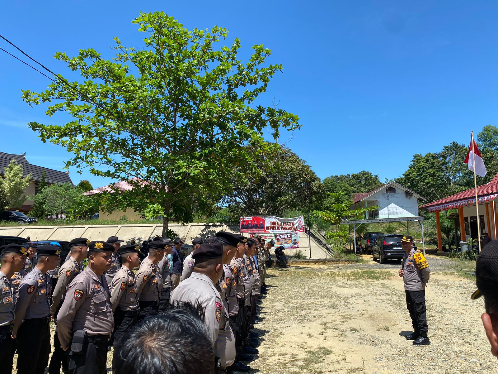 Aksi Damai Aliansi Masyarakat Cinta  Damai  Berlangsung Di Kantor Bawaslu  Kab. Tebo