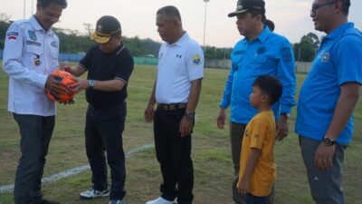 Didampingi Pj Bupati, Gubernur Buka Turnamen Bola Apdesi II H Al Haris: Untuk Jalin Silaturahmi dan Pelepas Penat