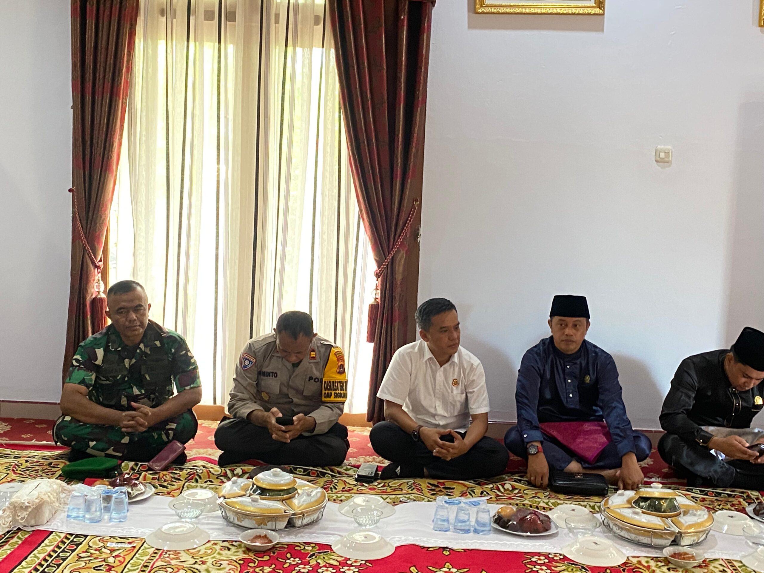 Kasdim 0420/Sarko Mayor Inf Usman S.Ag. Hadiri Acara Memasuki Rumah Dinas Bupati Merangin, Doa Tahlil dan Pembacaan Yasin