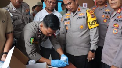 Cek Kepatuhan Personil, Polres Tebo Cek Urine Dadakan