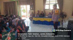 Program Police Goes To School Polsek Tabir Selatan Himbau Siswa/i SMKN-4 Untuk Bijaksana Dalam Pergaulan dan Menyambut Pilkada 2024.