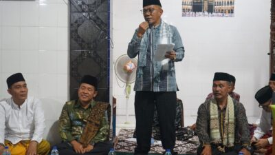 Ustadz Innayatullah Bikin Ngakak Warga Salambuku Pj Bupati Merangin Maulid di Masjid At Muttaqin