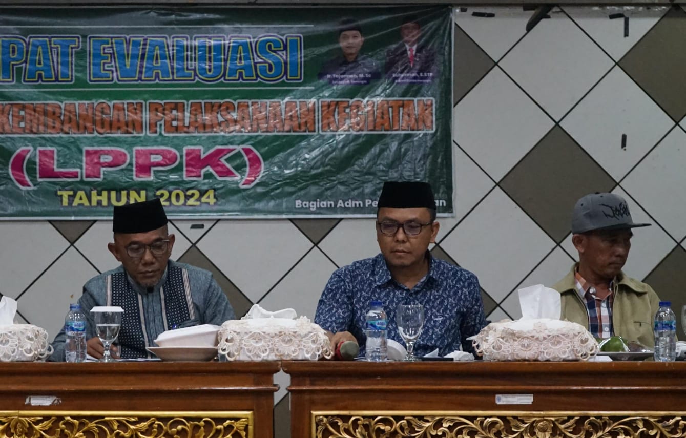 Malam Hari, Jangcik Pimpin Rapat Evaluasi LPPK Dihadiri Para Pejabat Lengkap Pemkab Merangin