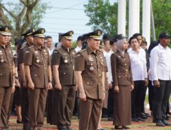 Upacara Peringatan Hari Kesaktian Pancasila Tahun 2024 dengan Tema “Bersama Pancasila Kita Wujudkan Indonesia Emas” Dipimpin oleh Asisten Intelijen Kejaksaan Tinggi Kepri Tengku Firdaus yang Bertindak Selaku Inspektur Upacara