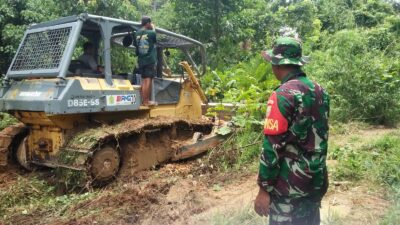 Satgas TMMD ke 122 Kodim Sarko Kerjakan Jalan Penghubung Dua desa Bedeng Rejo ke desa Sungai Putih kecamatan Bangko