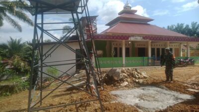 Satgas TMMD ke 122 Kodim Sarko Mulai Pasang Pondasi Tower Sumur Bor di Masjid Baiturrahman 