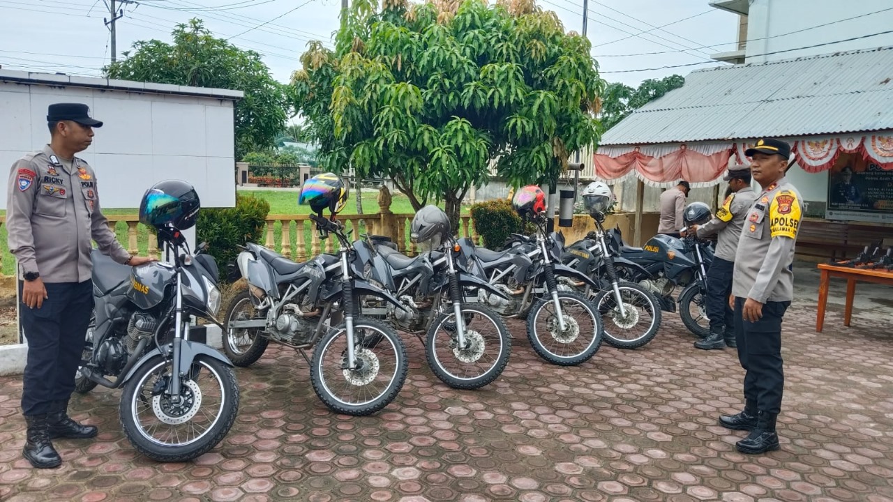 Optimalkan Dalam Pelayanan Kepada Masyarakat, Kapolsek Julok Cek Kendaraan Dinas