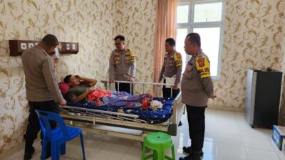 Kepedulian Kapores Aceh Timur Terhadap Personel Yang Sedang Sakit