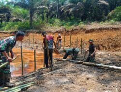 Kolaborasi Satgas TMMD ke 122 Kodim 0420/Sarko Ciptakan Kolam Ikan Bersama Warga