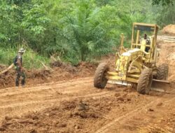 Jalan Penghubung Desa Bedeng Rejo ke Desa Sungai Putih Kembali Dirapikan Oleh Satgas TMMD ke 122 Kodim 0420/Sarko