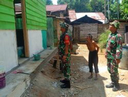 Dansatgas TMMD ke 122 Kodim 0420/Sarko Tinjau Pengerjaan RTLH Yabani di Desa Bedeng Rejo