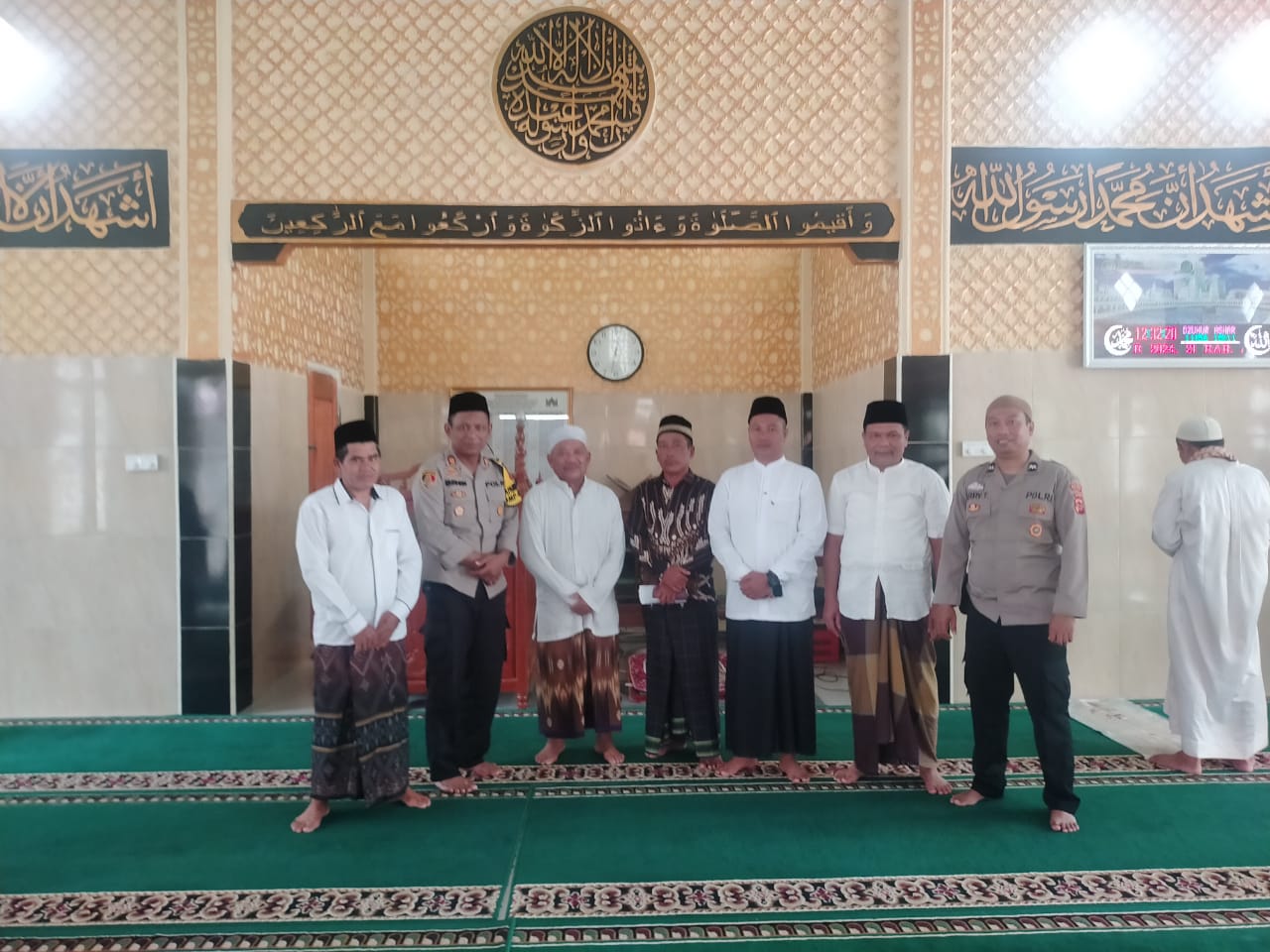 Kapolsek Mandiangin Himbau Warganya Dalam Menyambut Pilkada Serentak Dengan Riang Gembira Jangan Saling Menjatuhkan Bila Beda Pilihan 