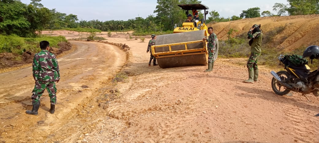 Progres Peningkatan Jalan Penghubung Desa Bedeng Rejo ke Desa Sungai Putih Capai 88 Persen 