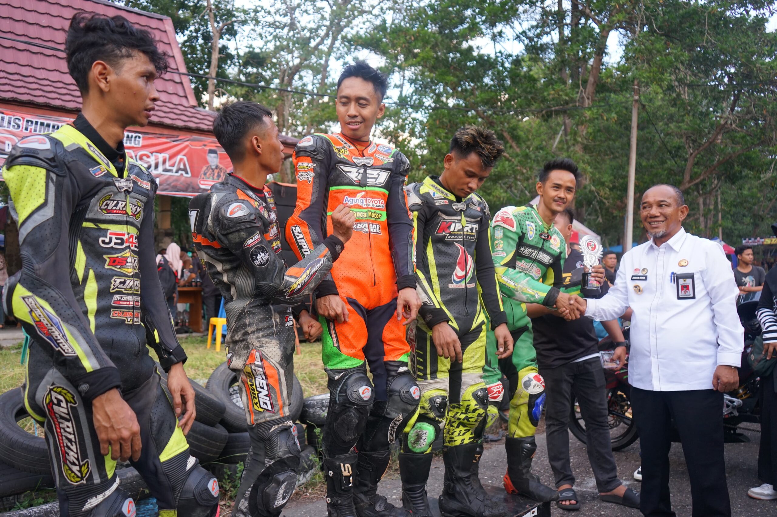 Pj Bupati Merangin Tutup Roadrace 2024 Ega Sipon Juara Pertama Bebek Modifikasi 04 tak 150 CC