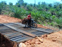 Jembatan Darurat Dititik III Rampung, Warga Leluasa Mengeluarkan Hasil Kebun