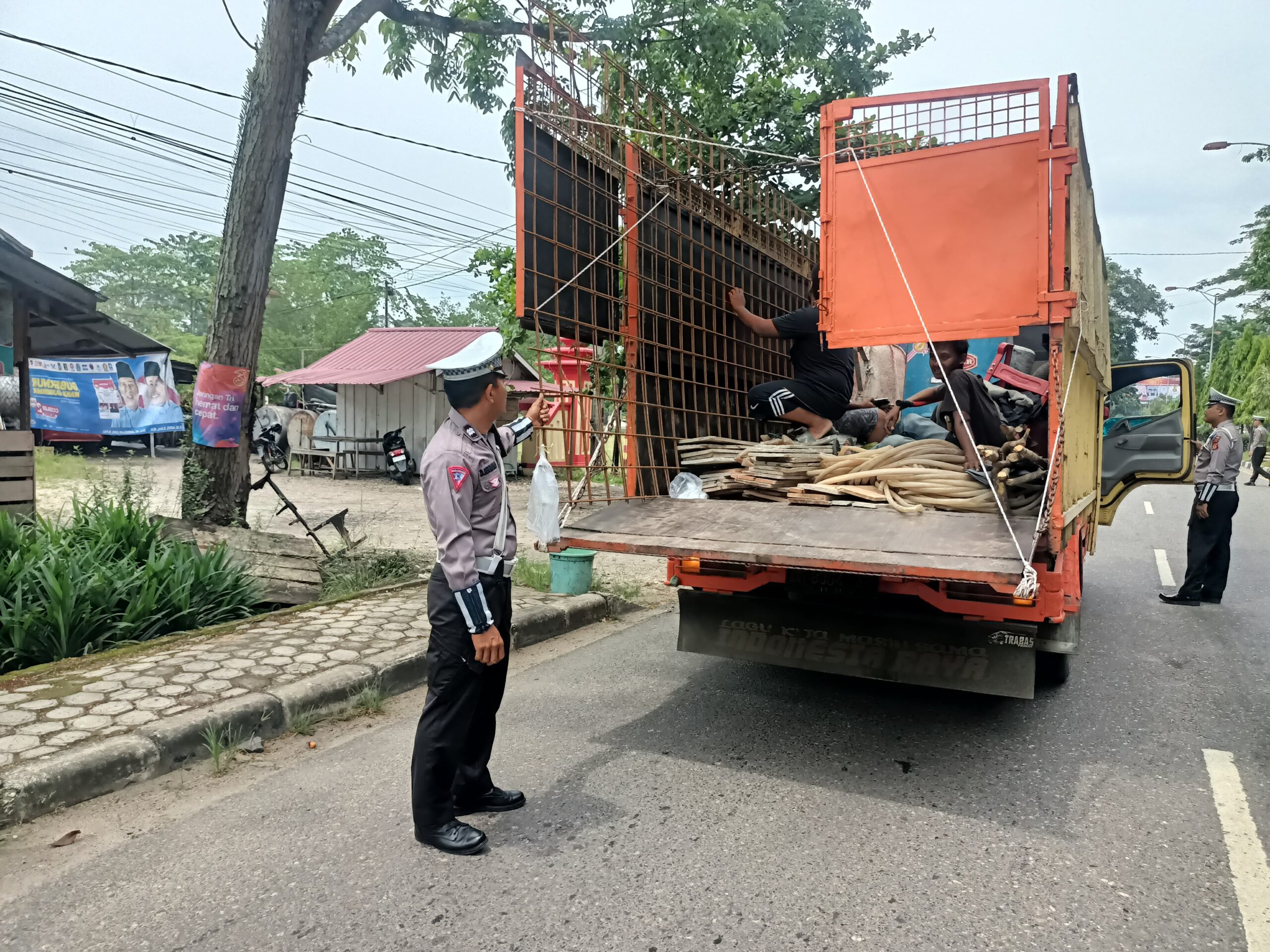 Satuan Lalulintas Polres Sarolangun Tilang 421 Kendaraan dan Tegur 318 Pengendara pada Operasi Zebra Siginjai 2024