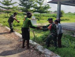 Lestarikan Lingkungan, Babinsa Talun Ajak Warga Tanam Pohon Di Kendalrejo