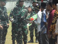 Danrem 042/Gapu Serahkan Simbolis Kunci Rumah RTLH kepada Bapak Supardi