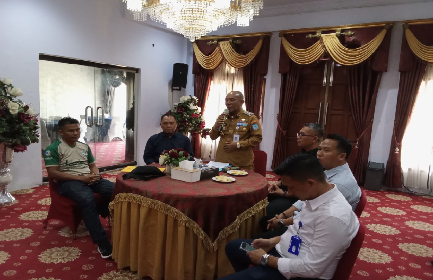 Pj Bupati Lepas Tim Volly Pelajar Merangin ikuti Seleksi Pra Pekan Olahraga Nasional (PON) di Sumatera Barat