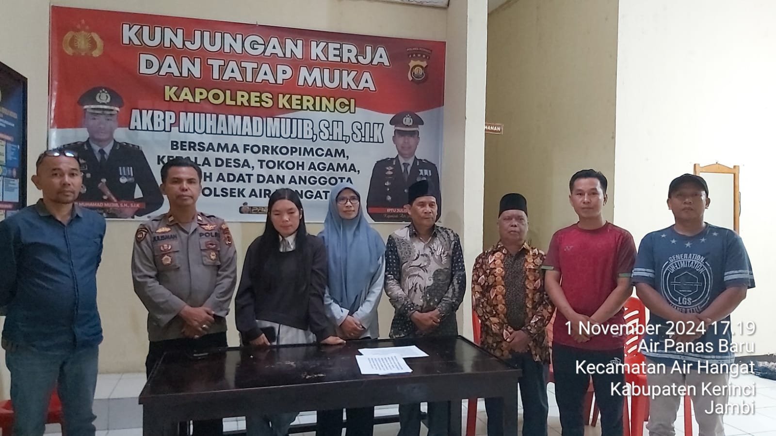 Heboh Wanita Diduga Injak Al-Quran di Amankan Jajaran Polsek Air Hangat Polres Kerinci