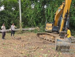 Gunakan Alat Berat,Polsek Mandiangin Polres Sarolangun Laksanakan Pengecekan Lahan untuk Varietas Tanaman Ketahanan Pangan 