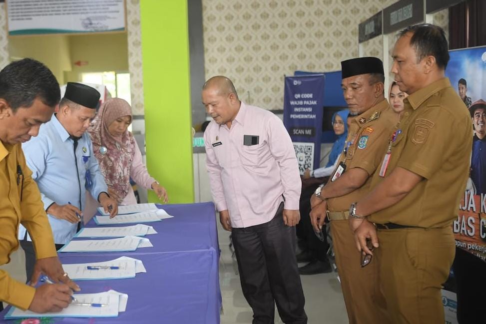 Pj Bupati Teken MoU dengan Delapan Pimpinan Instansi Tentang Kerjasama Penyelenggara Pelayanan Publik di MPP Merangin