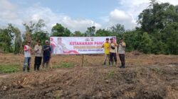 Tanpa Kenal Lelah Kapolsek Mandiangin Terjun Langsung Dukung Ketahanan Pangan Program 100 Hari Presiden – Wakil Presiden RI 