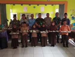 Kodim 0420/Sarko Gelar Kegiatan Dapur Masuk Sekolah di SDN 18/VII Desa Pekan Gedang