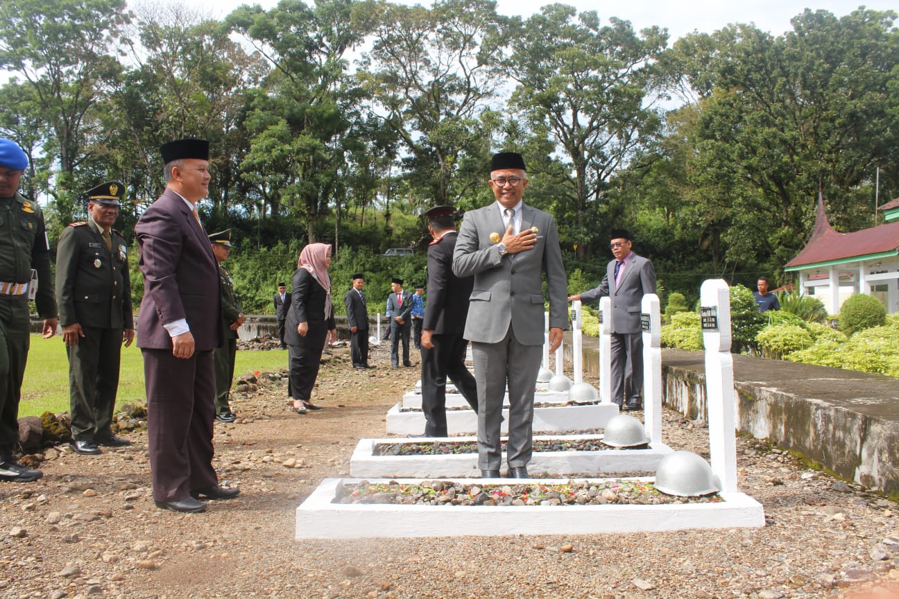 Semangat Peringatan Hari Pahlawan, Pasaman Gelar Upacara Bendera