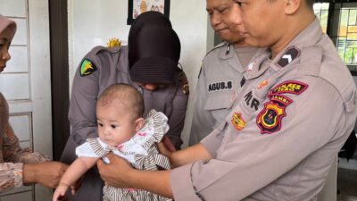 Polres Tebo Laksanakan Program Pemeriksaan Stunting Dan Pemeriksaan Gizi Tambahan Di Posyandu Anggek 1  Desa Bedaro rampak