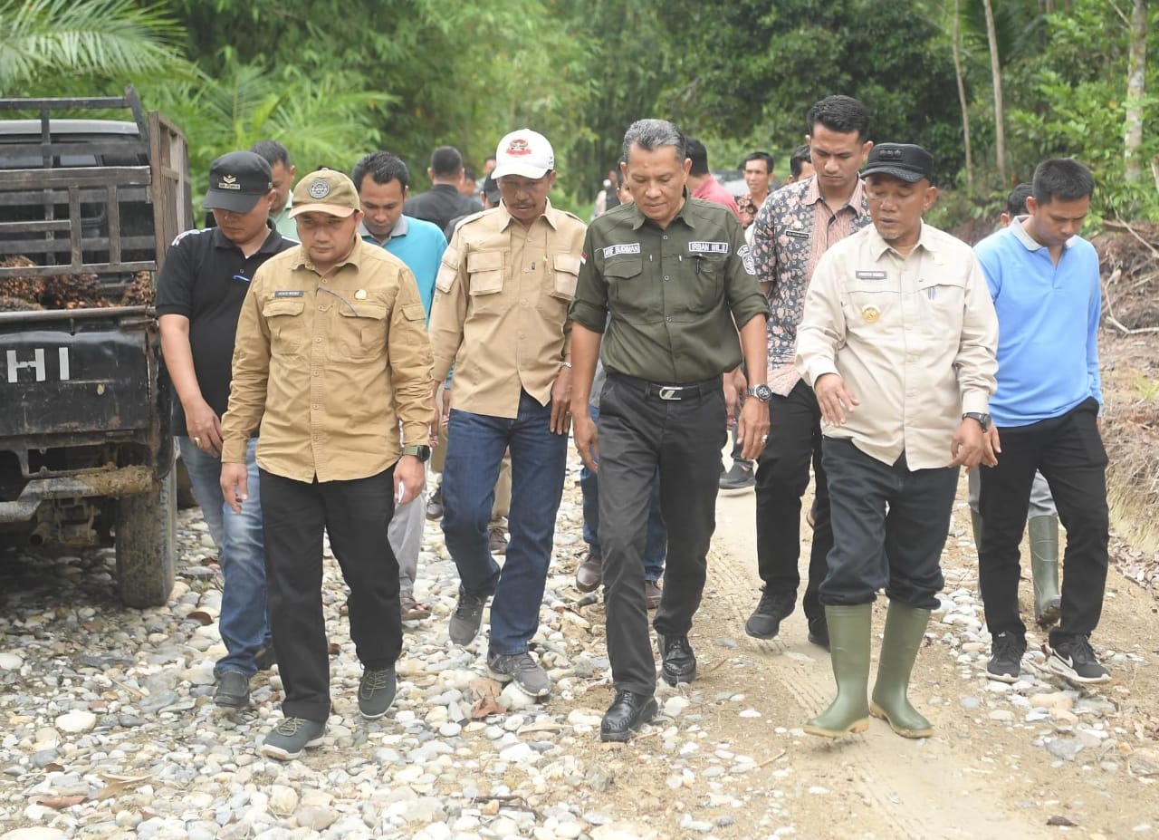 Pj Bupati Merangin Monev Pelaksanaan Fisik DAK 2024 di Desa Lubuk Bumbun Kecamatan Margo Tabir