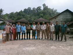 Pabung 0420/Sarko Mayor Chk Dedy Afrizal Dampingi Pj. Bupati Sarolangun dalam Kunjungan Kerja ke Desa Terpencil di Kecamatan Batang Asai