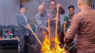 Kejari Pasaman Musnahkan Barang Bukti Perkara TPU, Beberapa Tersangka Dituntut Hukuman Mati 