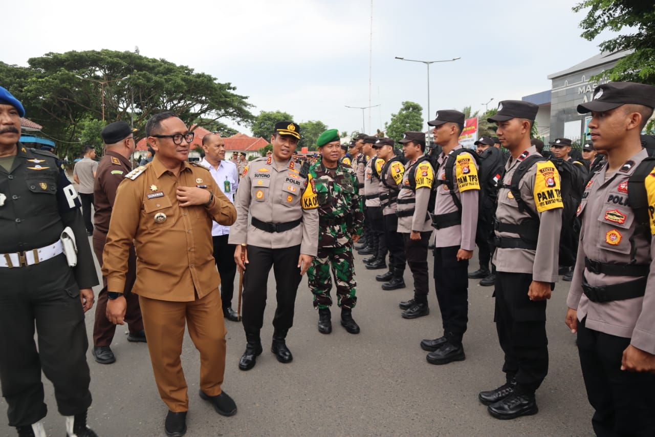 Amankan Pilkada Serentak Tahun 2024, Polres Lebak gelar Apel Pergeseran Pasukan PAM TPS di Alun-alun Rangkasbitung