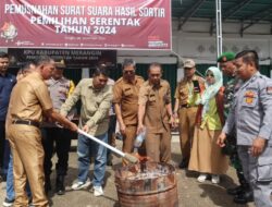 Pj Bupati Merangin Musnahkan Surat Suara Rusak hasil Sortir Logistik Pilkada Serentak 2024