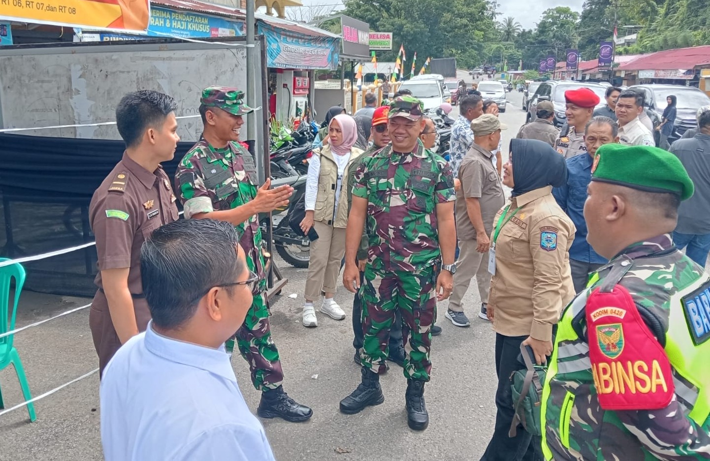 Dandim 0420/Sarko Bersama Forkopimda Tinjau TPS di Merangin, Pastikan Pencoblosan Berjalan Lancar