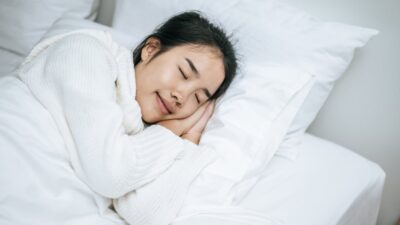 Inilah Posisi Tidur saat Haid yang Buat Nyaman