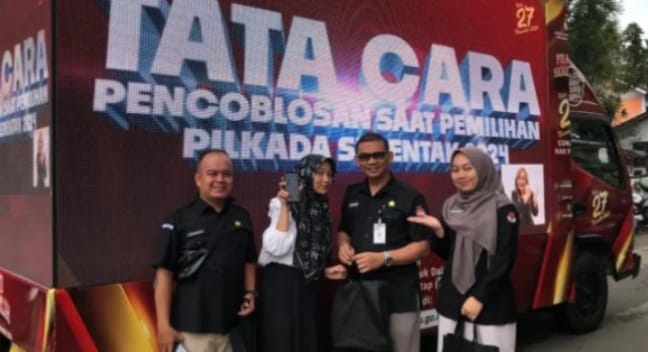 Sosialisasikan Pilkada Serentak Nasional 2024, KPU Pasaman Bersama Videotron Mobile Kelilingi Pasar Dan Sekolah