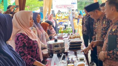 Semarak Balitbang Coffee Corner 2024 Sekda Barikan Penghargaan dan Sertifikat Hak Kekayaan Intelektual