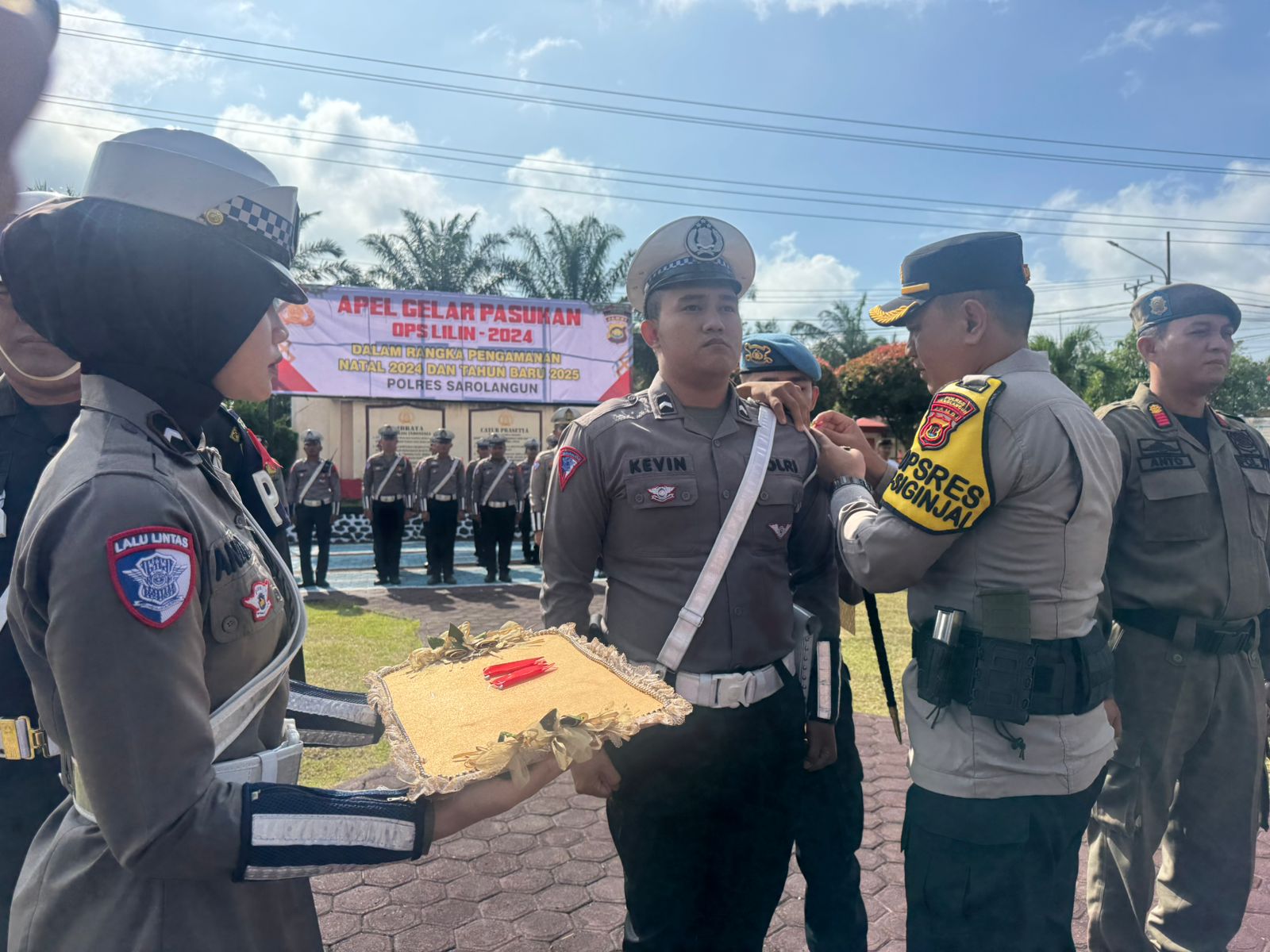 Kapolres Sarolangun Pimpin Apel Pergeseran Pasukan OPS Lilin Nataru 2024/2025