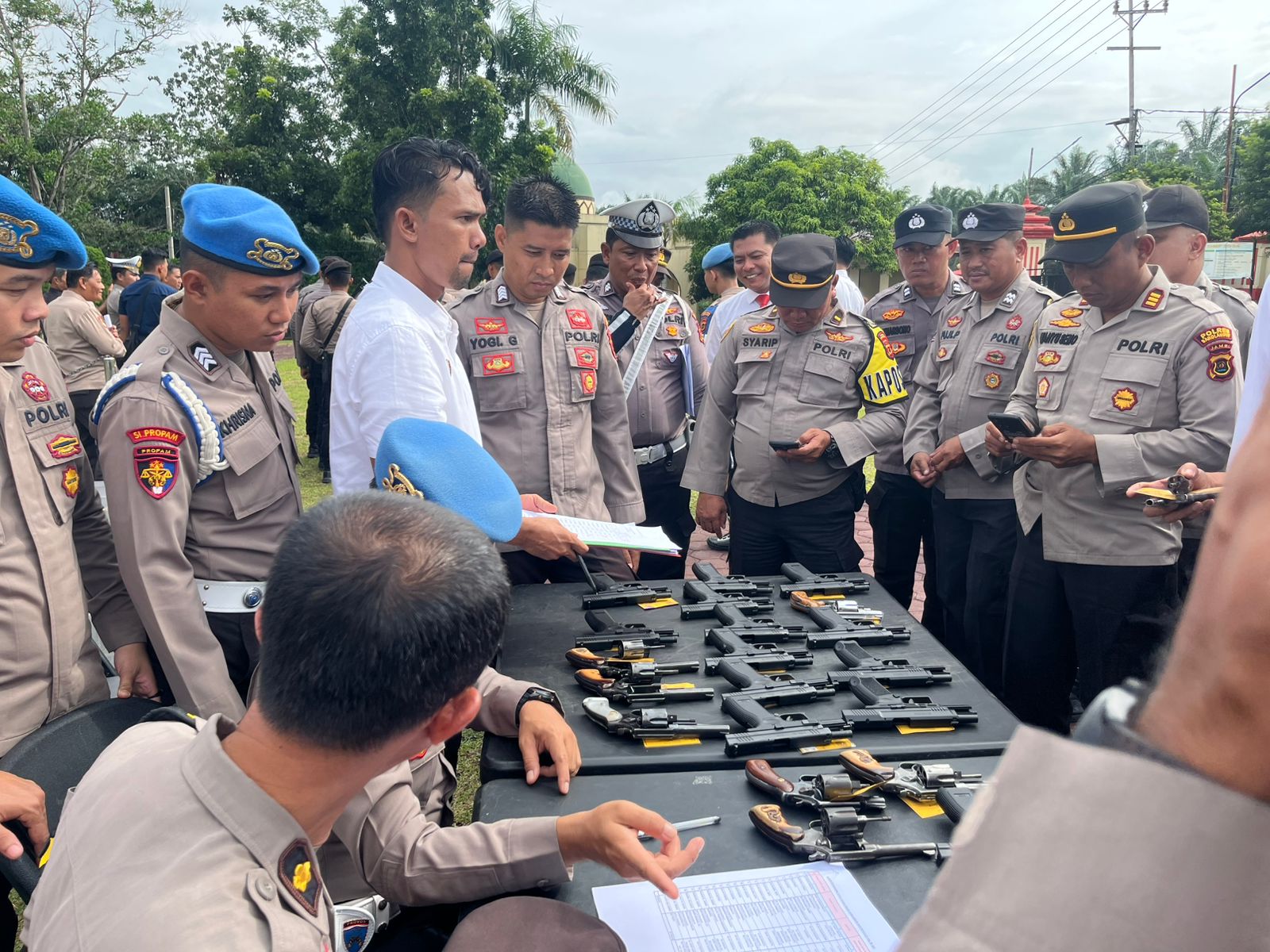 Kapolres Laksanakan Pengecekan Senjata Api di Jajaran Polres Sarolangun dan Memastikan Senpi Layak pakai dan Lengkap Administrasi 