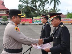 Kapolres Tebo Pimpin Upacara Wisuda Purna Bhakti Dan Pedang Pora Bagi Purnawirawan Polres Tebo